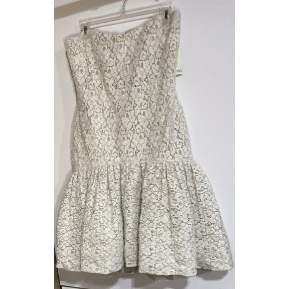 Badgley Mischka Dresses | Badgley Mischka Collection Lace Strapless Dress Size 10 | Color: Cream | Size: 10 | Pm-85282436'S Closet
